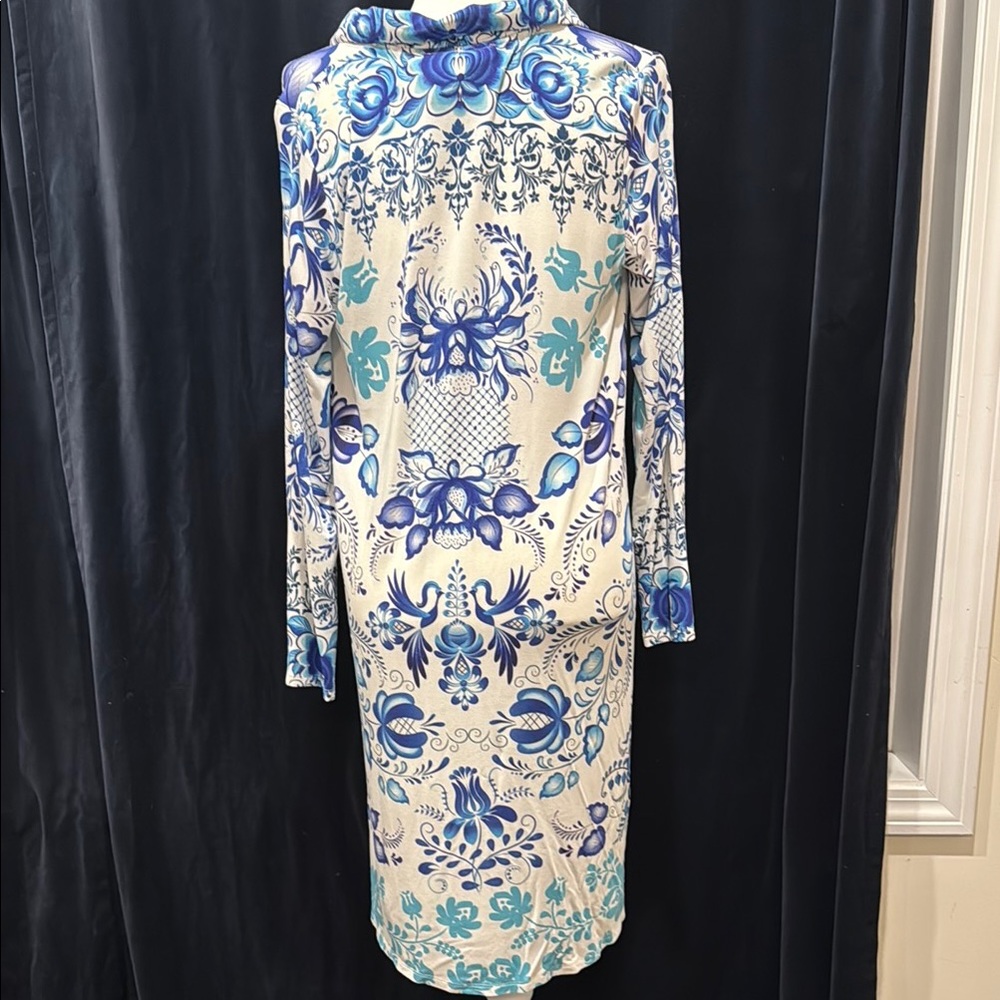 Johnny Was Blue and White Floral Tunic - Picture 2 of 2